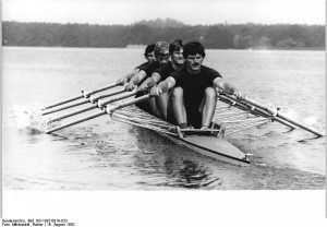 ADN-ZB Mittelstädt 19.8.82 Berlin: DDR-Doppelvierer im Training für die Weltmeisterschaft im Rudern- Als Titelverteidiger sitzen erneut im Boot Schlagmann Martin Winter (vorn), Uwe Heppner (dahinter) und Karl-Heinz Buss:Ert (hinten). Neu hinzugekommen ist Uwe Mund (3. v. vorn). Achtung! Bitte offizielle Nominierung am 20.8.82 beachten!